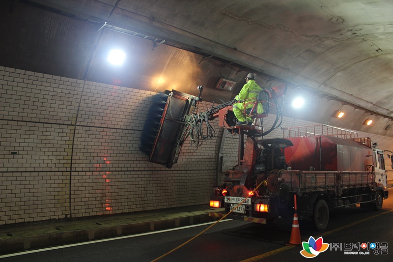 0844b088168d1de2879b8a3d2840a9cb_1490752