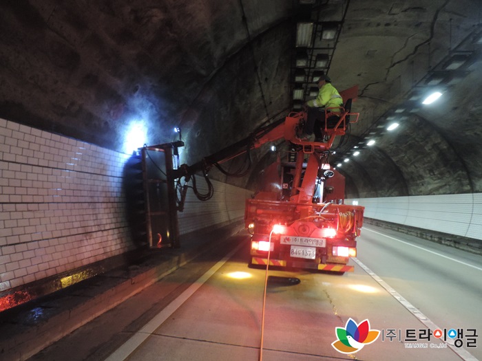 cb2100dec1eff39039a098a5bc64faa9_1492391