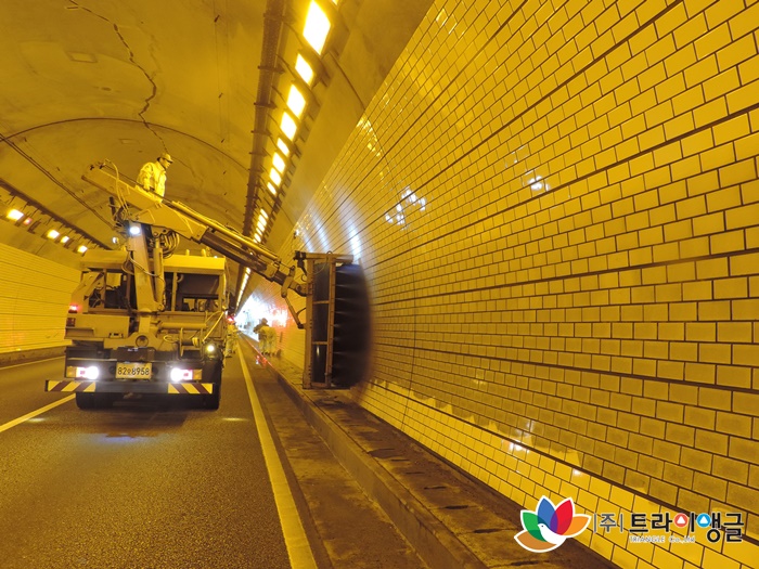 17014466a7f22d51d23b38311af7cbce_1495420