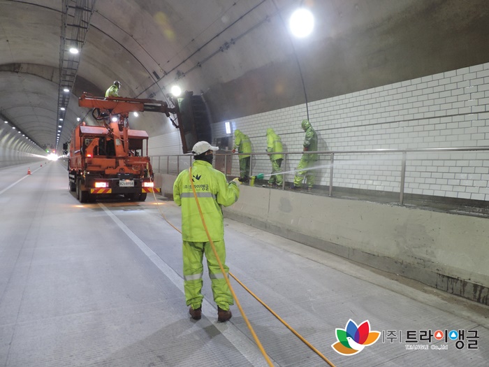 6638a02ac1c2aed4db3d5cff7e1c4bc9_1497576