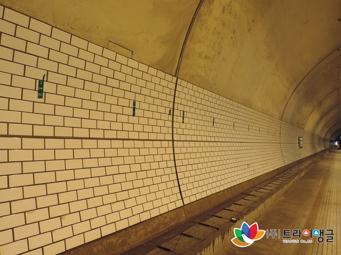 fad37a9aa2116a4006286d4fbaa204b2_1497517