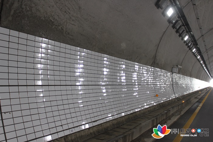 2d12ab06d28e68feddde47a38d43472e_1506489