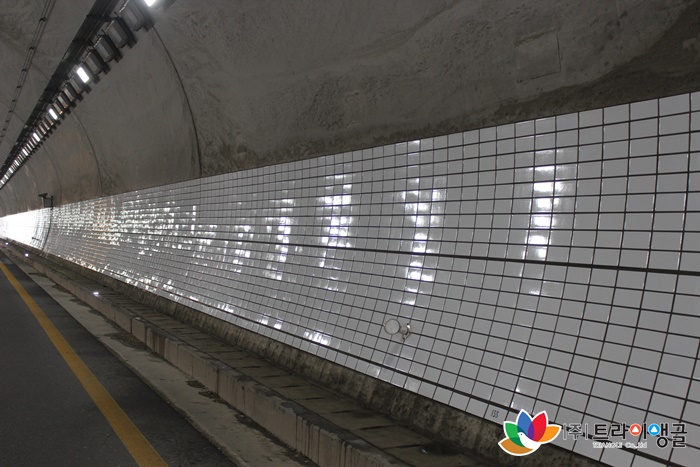 2d12ab06d28e68feddde47a38d43472e_1506489