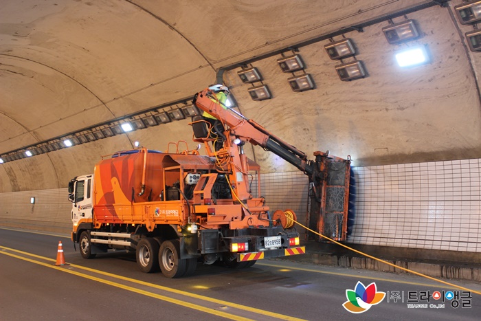 2d12ab06d28e68feddde47a38d43472e_1506489