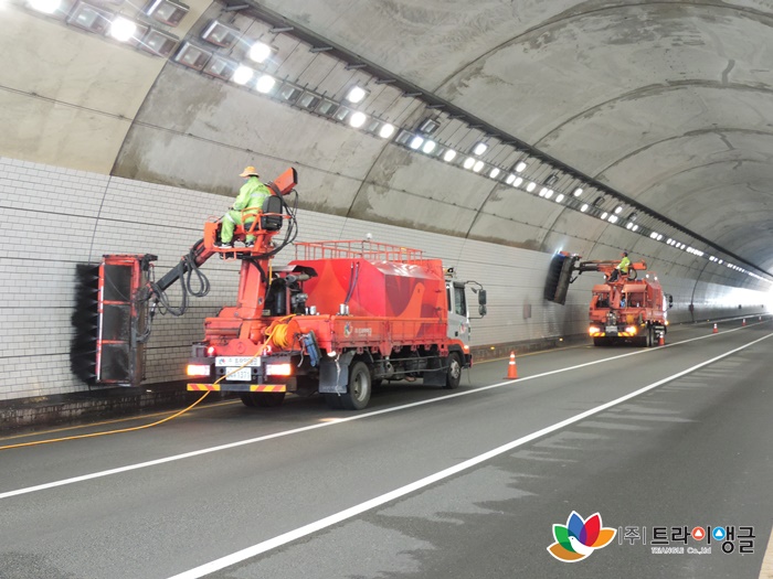 87f0cedaf11c2dd4e33a642bf5d4f91d_1505803