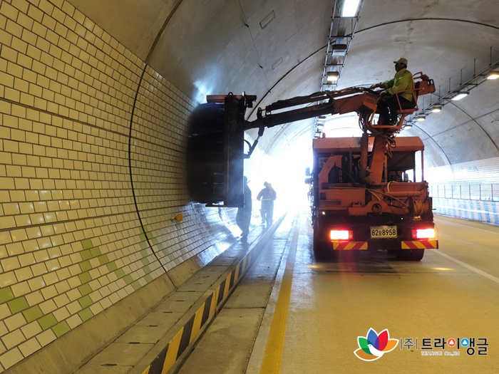 d7eb32aceee067104b8460a03af9c5e8_1505363