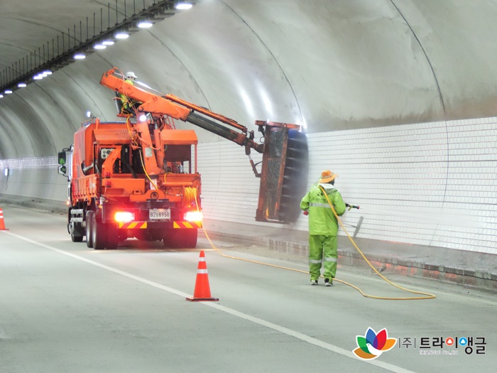 d7eb32aceee067104b8460a03af9c5e8_1505363