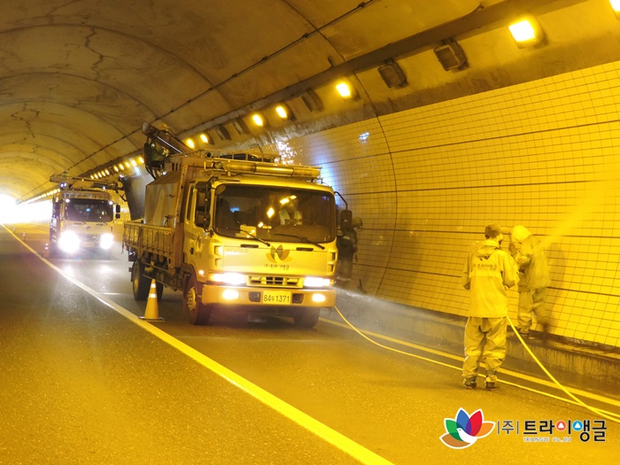 d7eb32aceee067104b8460a03af9c5e8_1505363