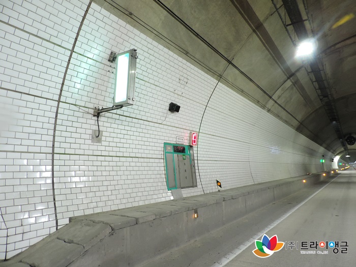 d7eb32aceee067104b8460a03af9c5e8_1505364