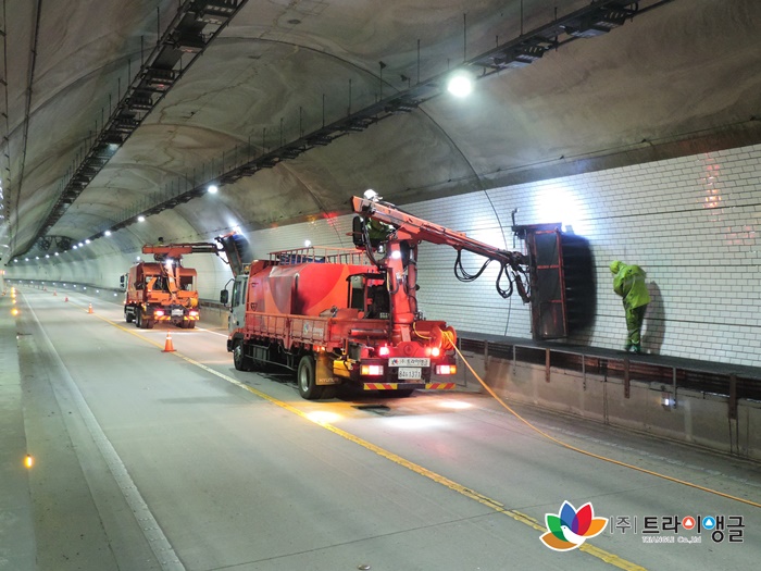 d7eb32aceee067104b8460a03af9c5e8_1505364