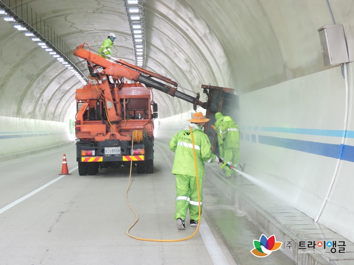 d7eb32aceee067104b8460a03af9c5e8_1505364