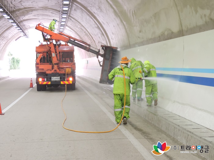 d7eb32aceee067104b8460a03af9c5e8_1505364