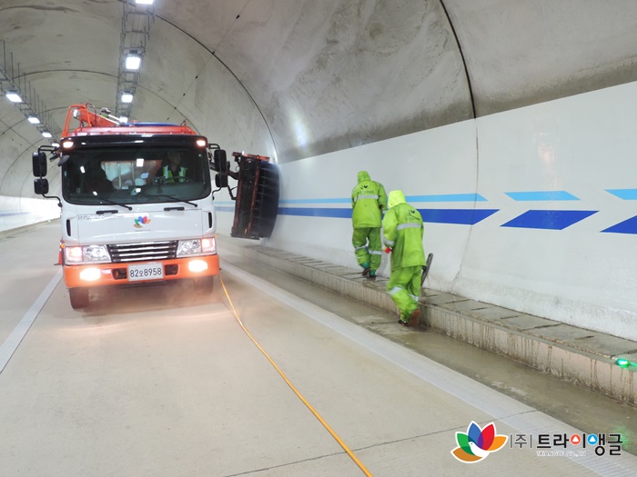 d7eb32aceee067104b8460a03af9c5e8_1505364