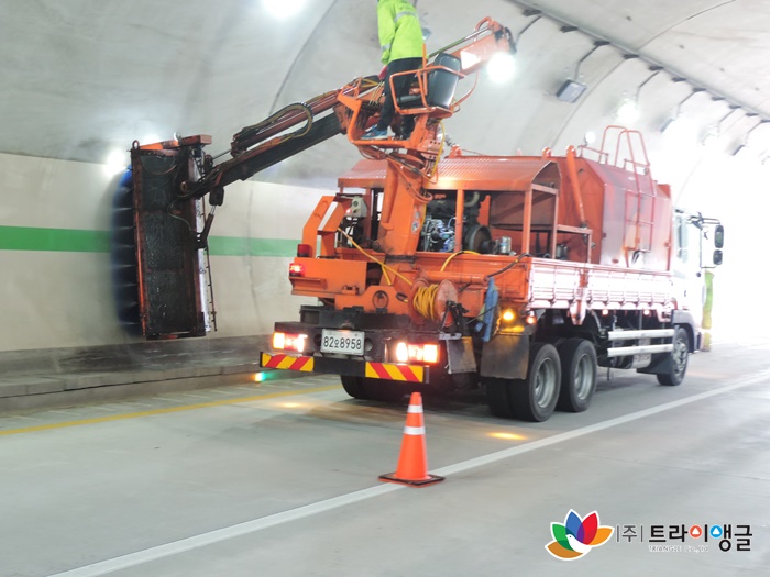 d7eb32aceee067104b8460a03af9c5e8_1505365