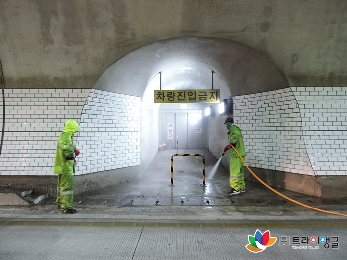 d7eb32aceee067104b8460a03af9c5e8_1505365