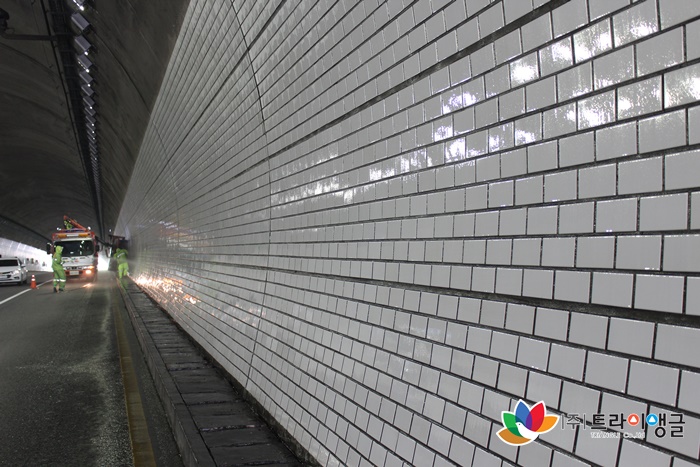 1e413648b7c77240a0639463519d3706_1526532