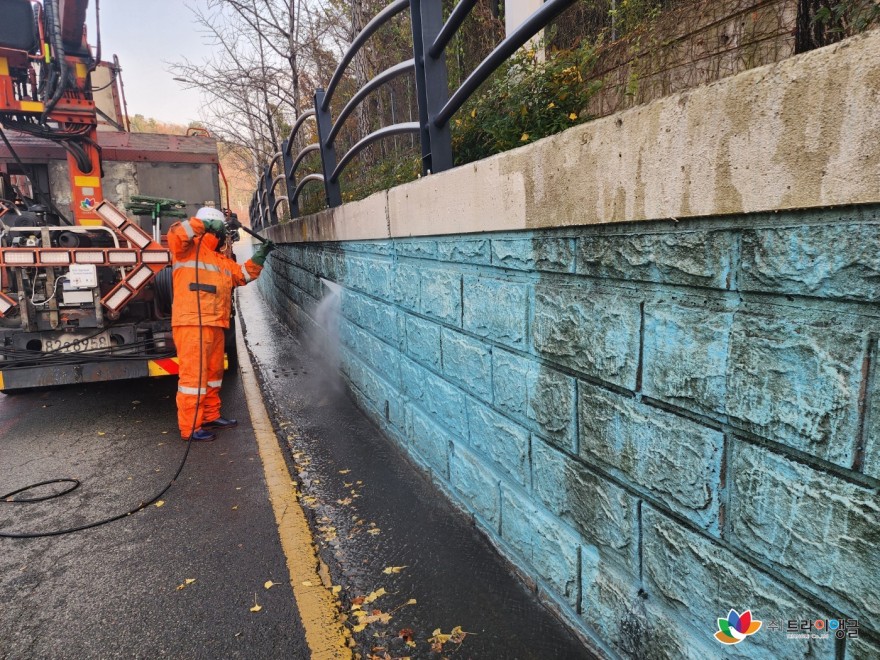 2f7fb1f01b4b403eeb4ab911f50f5fa6_1764208