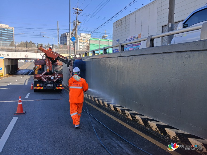 155dde9e648335722013ddf3911dcb2b_1765325