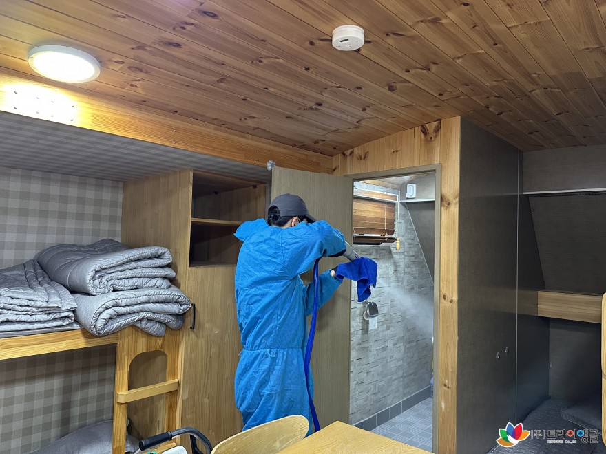 93372486412d4e24bef1e1f1cccb5c07_1765441