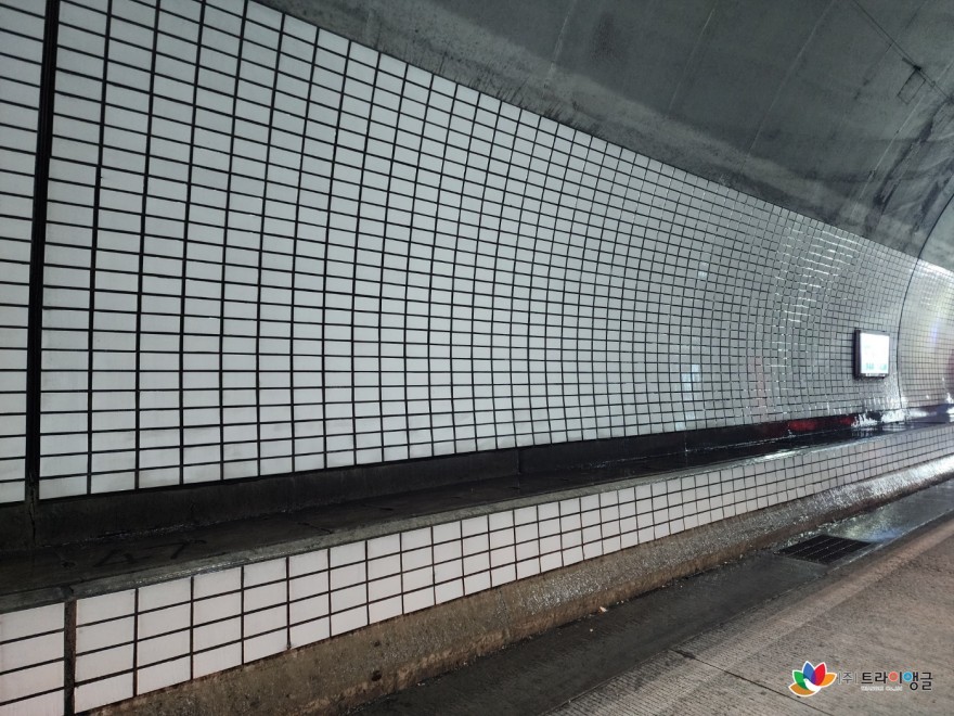 ad9d244bf9ac3bbafbafa6b02b03277c_1765239