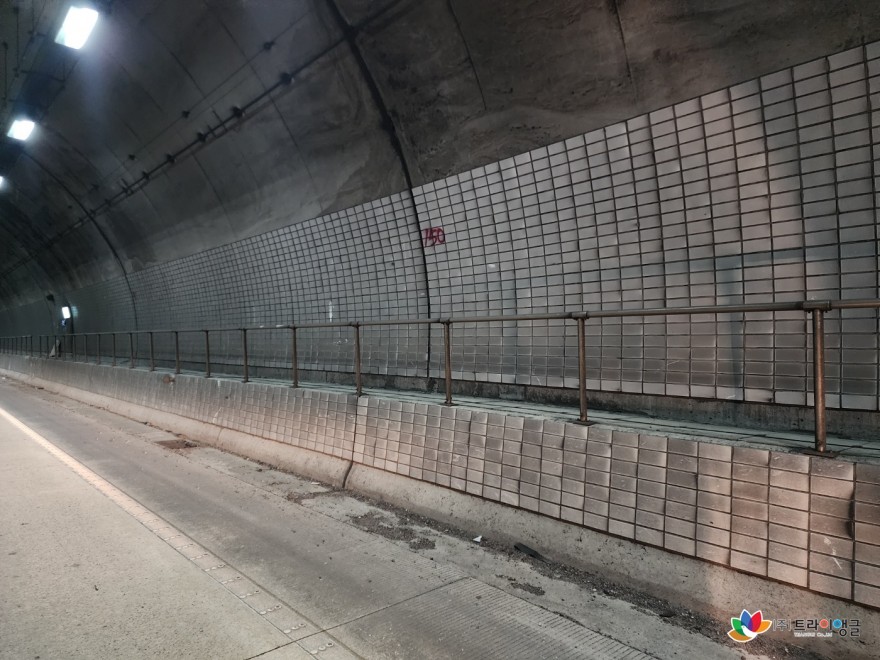 ad9d244bf9ac3bbafbafa6b02b03277c_1765239